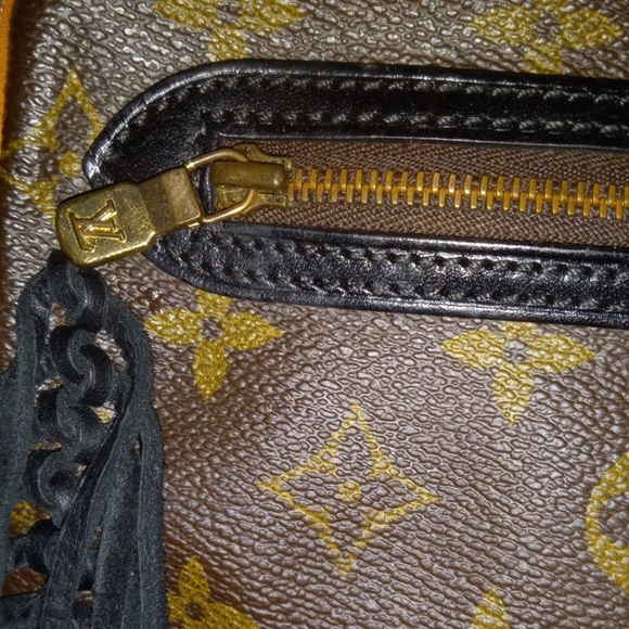 Vintage Boho Louis Vuitton Crossbody Bag - Picture 6 of 7
